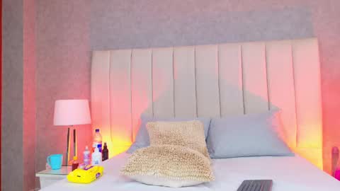 Camila Aristizabal online show from September 19, 2025, 8:53 pm