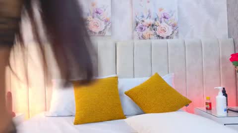 Camila Aristizabal online show from October 21, 2025, 8:42 pm