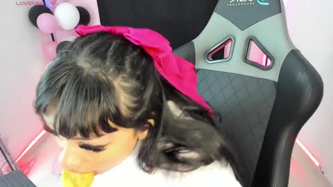 zoe_sullivan_ online show from December 7, 2024, 9:28 am