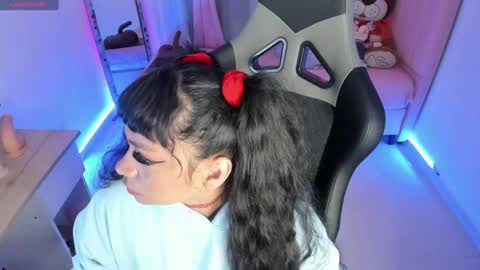 zoe_sullivan_ online show from January 26, 2025, 8:57 am