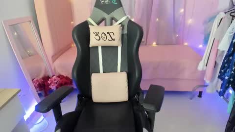 zoe_sullivan_ online show from February 18, 2026, 9:16 am