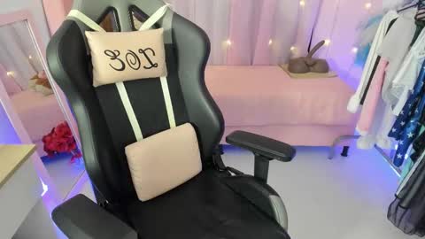 zoe_sullivan_ online show from February 25, 2026, 8:57 am