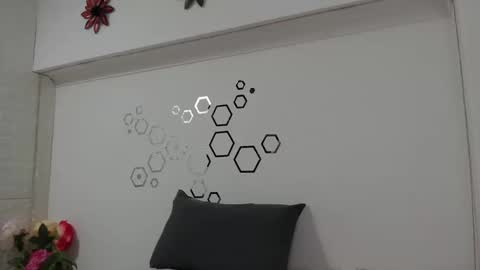 Carolina online show from September 12, 2025, 9:48 pm