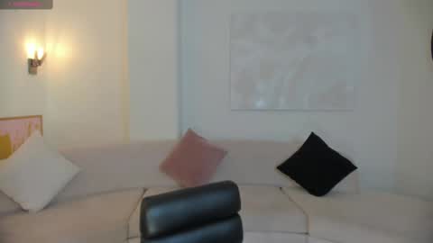 Zoe Armstrong online show from September 13, 2025, 3:17 am