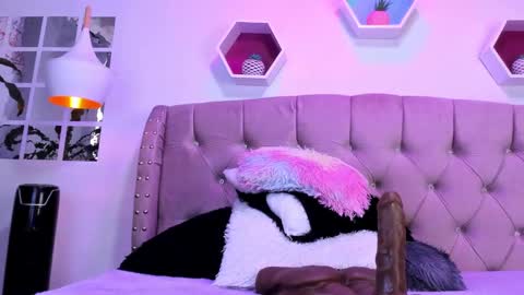 Zoe online show from February 22, 2025, 7:47 pm