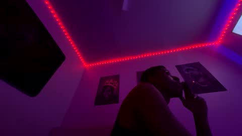 LovelyLatin25 online show from February 5, 2025, 3:13 am
