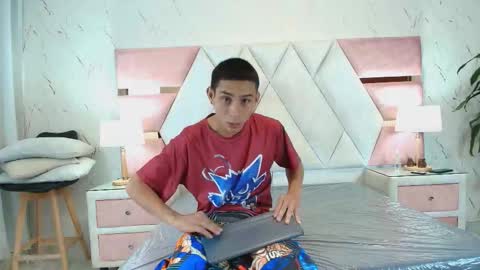 zoelucas online show from October 13, 2025, 7:03 pm