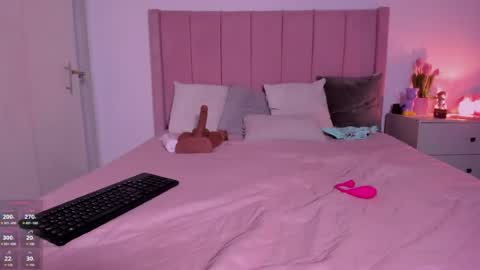 CuteZoe online show from July 21, 2026, 7:22 am