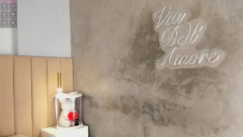 Snapshot of zoemonroee_ chatting on January 13, 2026, 10:04 pm Zoe online show from January 13, 2026, 10:04 pm