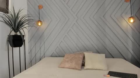 Snapshot of zoemonroee_ chatting on March 15, 2026, 1:17 pm Zoe online show from March 15, 2026, 1:17 pm