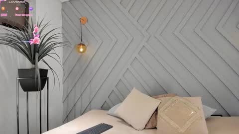 Snapshot of zoemonroee_ chatting on March 25, 2026, 10:49 pm Zoe online show from March 25, 2026, 10:49 pm