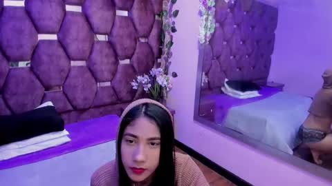 Snapshot of zoesmiitt chatting on May 23, 2026, 12:31 pm zoesmiitt online show from May 23, 2026, 12:31 pm