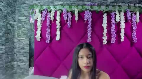Snapshot of zoesmiitt chatting on May 28, 2026, 1:52 pm zoesmiitt online show from May 28, 2026, 1:52 pm