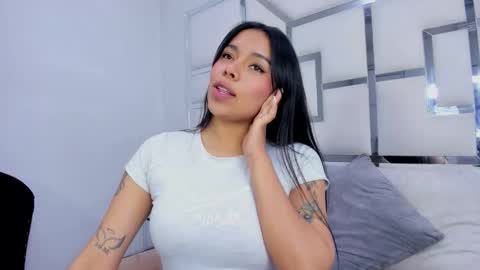 ZoeSwam online show from September 26, 2025, 11:47 am