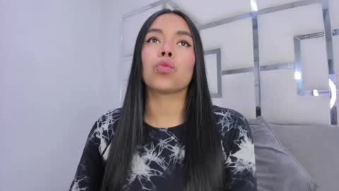 ZoeSwam online show from December 16, 2025, 11:04 am