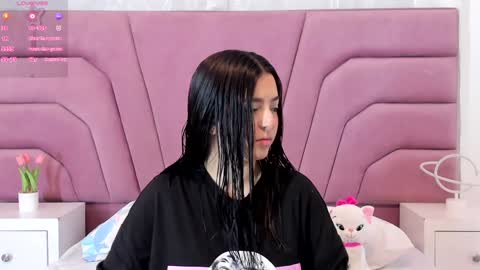 zoewillian online show from January 10, 2025, 12:15 pm