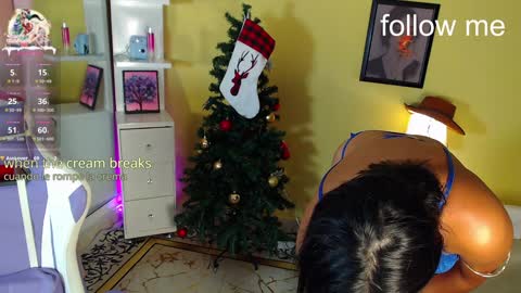 Snapshot of zoey_fox_ chatting on December 29, 2024, 3:00 am zoey fox online show from December 29, 2024, 3:00 am