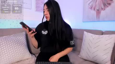 Snapshot of zoey_monroe_ chatting on June 19, 2026, 1:37 pm Zoey online show from June 19, 2026, 1:37 pm