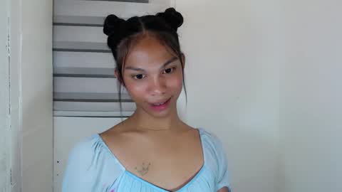 zoey online show from February 14, 2025, 4:37 am