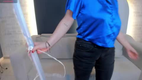 Zoey Walker online show from October 20, 2025, 11:32 am