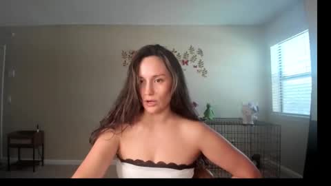 Zoie online show from March 4, 2026, 8:59 pm