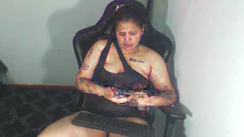 zol_gil03 online show from September 25, 2025, 5:38 pm