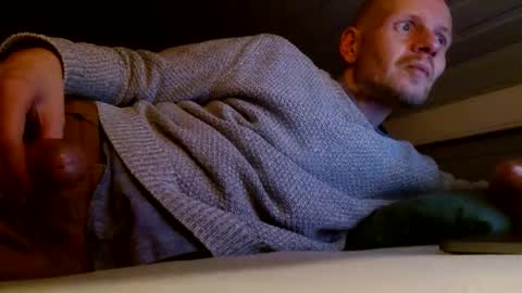 Snapshot of zolexthomas chatting on December 6, 2024, 8:40 pm zolexthomas online show from December 6, 2024, 8:40 pm