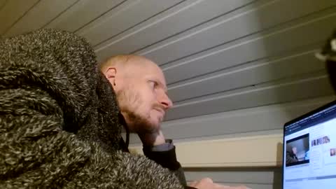 Snapshot of zolexthomas chatting on December 23, 2024, 5:22 pm zolexthomas online show from December 23, 2024, 5:22 pm