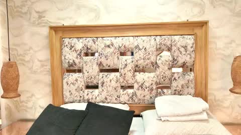 zoley  online show from February 28, 2026, 3:18 am