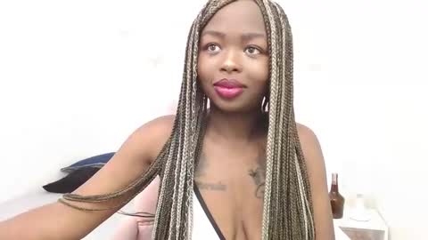 Zooe online show from December 31, 2024, 12:36 pm