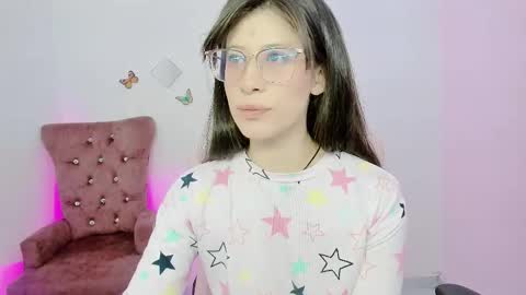 Snapshot of zooeybelair chatting on October 14, 2025, 10:49 am Alicie online show from October 14, 2025, 10:49 am