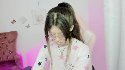 Snapshot of zooeybelair chatting on October 25, 2025, 4:53 am Alicie online show from October 25, 2025, 4:53 am