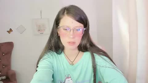 Snapshot of zooeybelair chatting on June 18, 2026, 3:27 pm Alicie online show from June 18, 2026, 3:27 pm