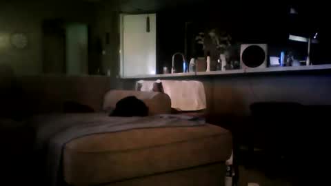 zooroxxx101 online show from November 9, 2025, 6:06 pm