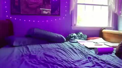 Snapshot of zorakload chatting on October 10, 2025, 6:29 pm Jesse online show from October 10, 2025, 6:29 pm