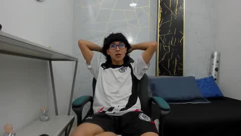     online show from October 27, 2025, 7:29 pm