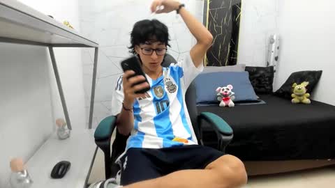     online show from November 2, 2025, 7:16 pm