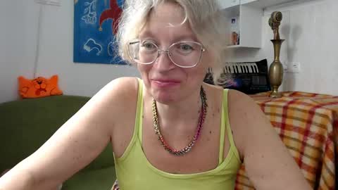 Zosya1111 online show from December 25, 2024, 1:19 pm