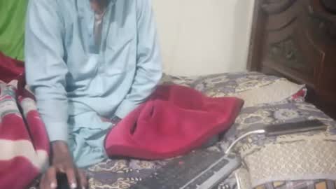 zoyakhan803 online show from November 14, 2025, 11:24 pm