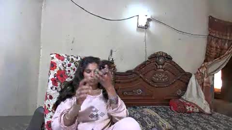 Snapshot of zoyakhan803 chatting on May 8, 2026, 5:46 am zoyakhan803 online show from May 8, 2026, 5:46 am