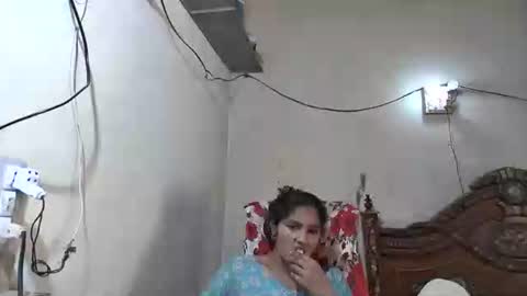 Snapshot of zoyakhan803 chatting on May 9, 2026, 3:01 am zoyakhan803 online show from May 9, 2026, 3:01 am