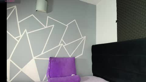 zpzphot online show from March 12, 2026, 11:33 pm