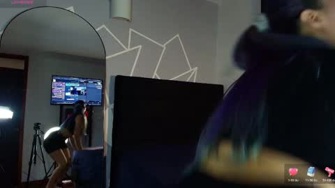 zpzphot online show from April 6, 2026, 7:59 pm