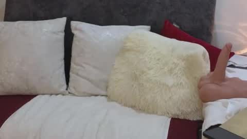 zuly goode online show from April 16, 2026, 9:43 am