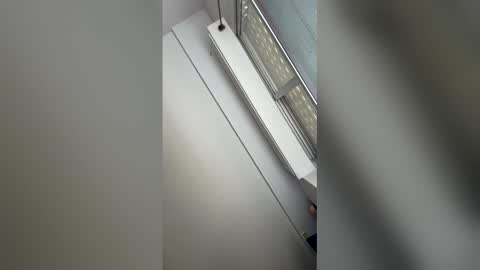 zurdineno online show from February 6, 2026, 12:30 pm