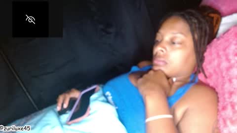 zuriluxe45 online show from September 27, 2025, 6:29 am