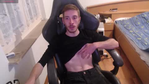 Zuzmoe online show from November 22, 2025, 10:20 pm