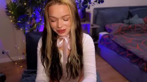 zuzzixx online show from February 12, 2025, 5:58 am