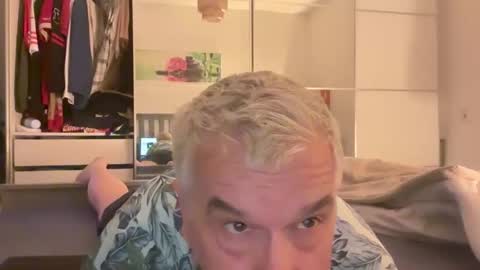 Snapshot of zwickauer1969 chatting on May 17, 2026, 7:21 pm zwickauer1969 online show from May 17, 2026, 7:21 pm