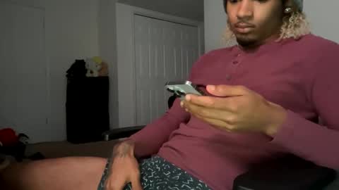 mixedtwinklol online show from November 18, 2025, 7:02 am